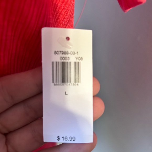 Old Navy Vneck Shirt Size Large NWT - Picture 2 of 2